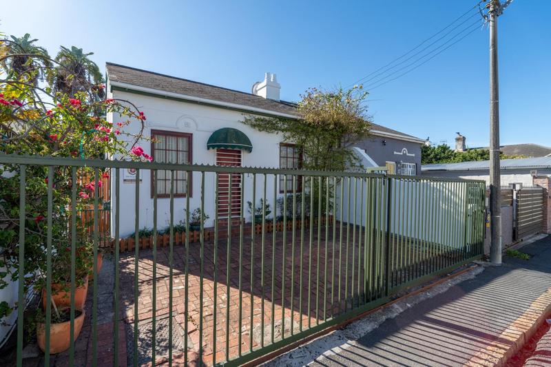 2 Bedroom Property for Sale in Harfield Village Western Cape